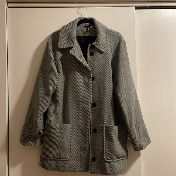 Grey/white striped H&M coat/shaket. Size Medium. - Picture 2 of 6